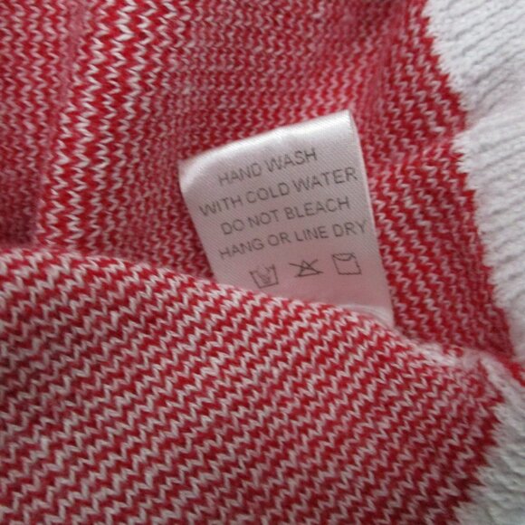 Andree By Unit Balloon Sweater Raw Hem Kiss Lips White & Red Women Size | 2X - Picture 8 of 14